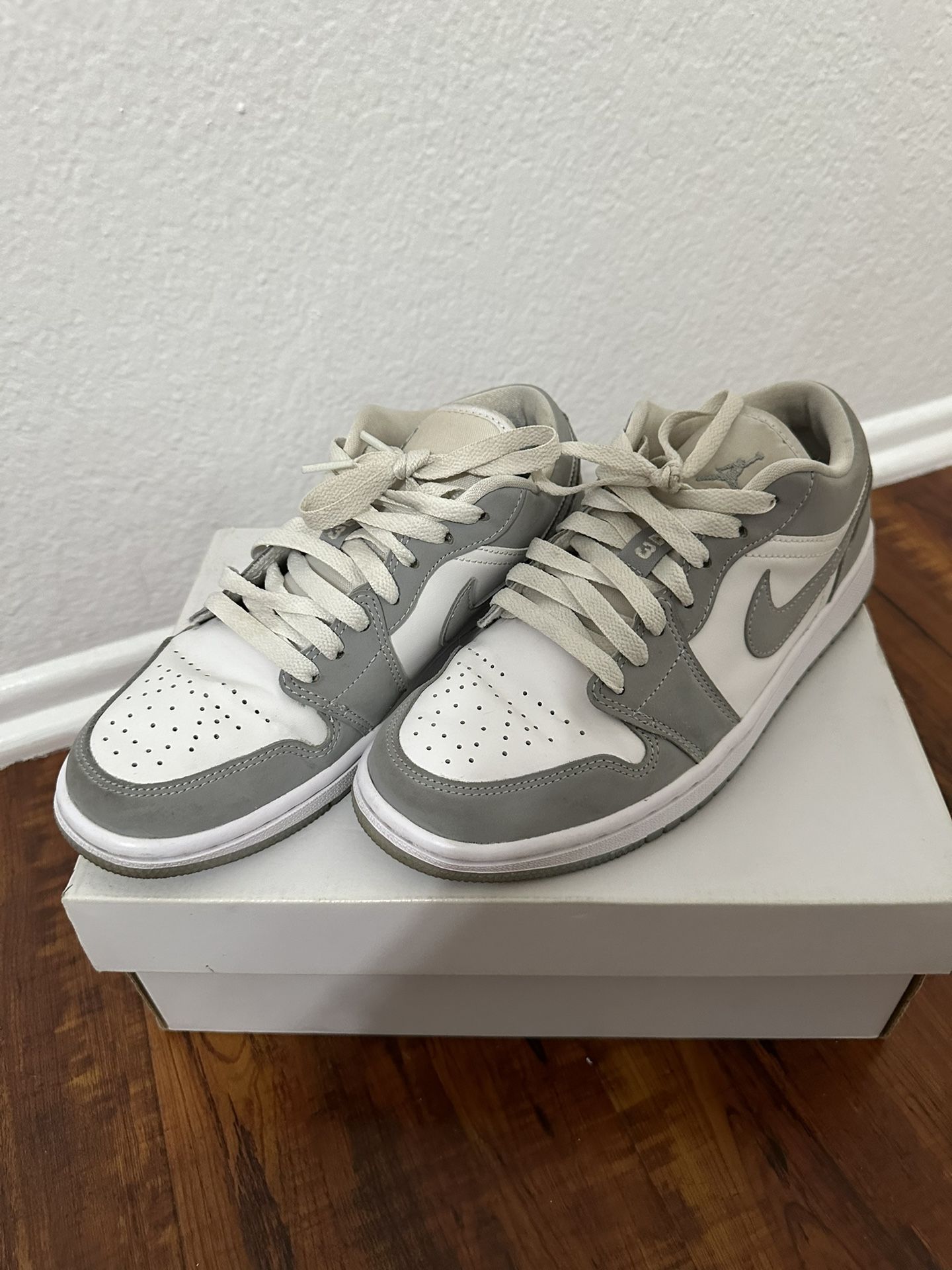 WMNS AIR JORDAN 1 LOW