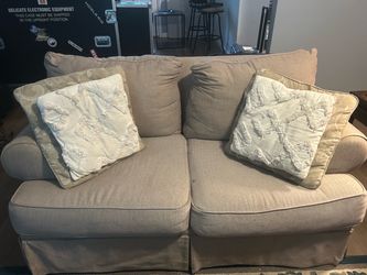 Couch/loveseat
