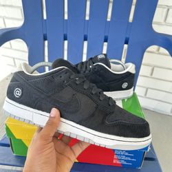Dunk Low SB Medicom