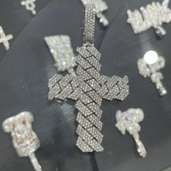 VVS Moissanite Cuban Cross Pendant PASS DIAMOND TESTER