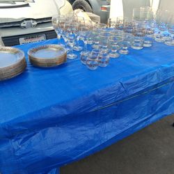 Vintage 1980's arcoroc holly berries 60-pc dinnerware set  with gold trim  [NICE WELL KEPT CONDITION!!