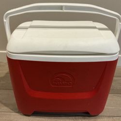 Igloo Red Cooler / Ice Chest – Excellent Condition