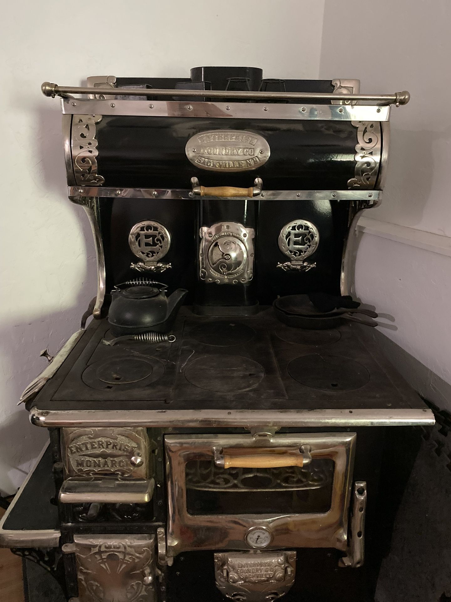 Enterprise Foundry Monarch wood stove 1909