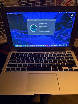 Apple MacBook Air 11” – Intel Core i5 – 4GB RAM – 128GB SSD