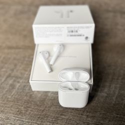 Apple AirPods 1st Generation - Great Condition!