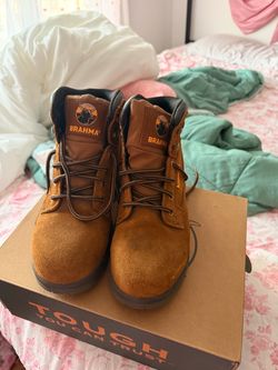 Steel toe work shoes