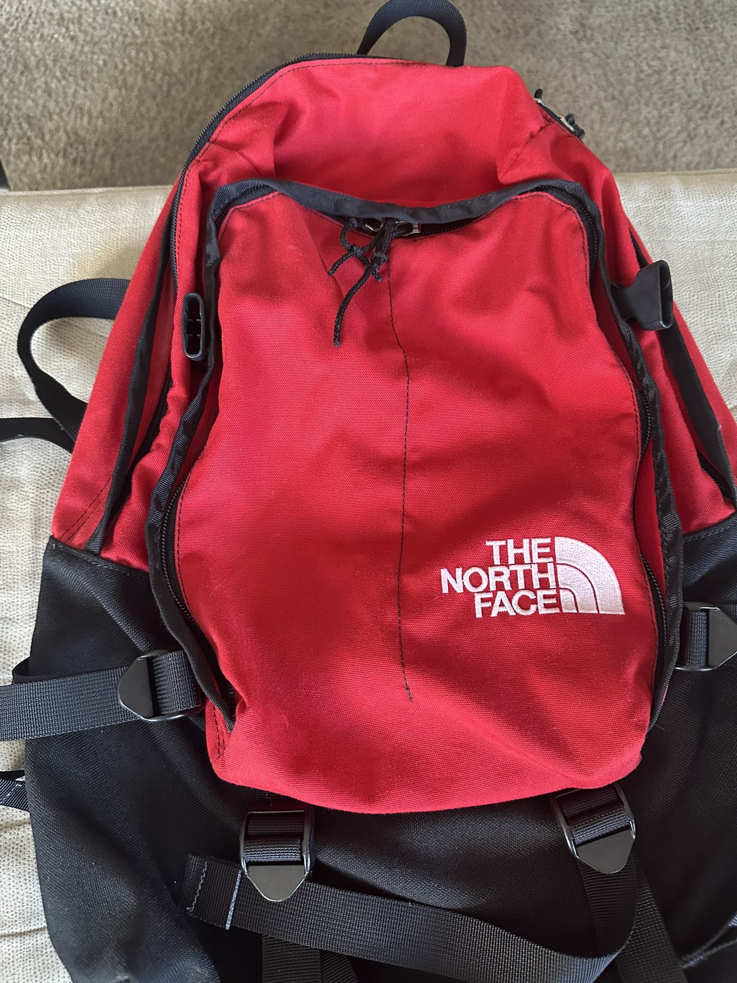 Vintage The North Face Hiking Backpack 2 zip pockets