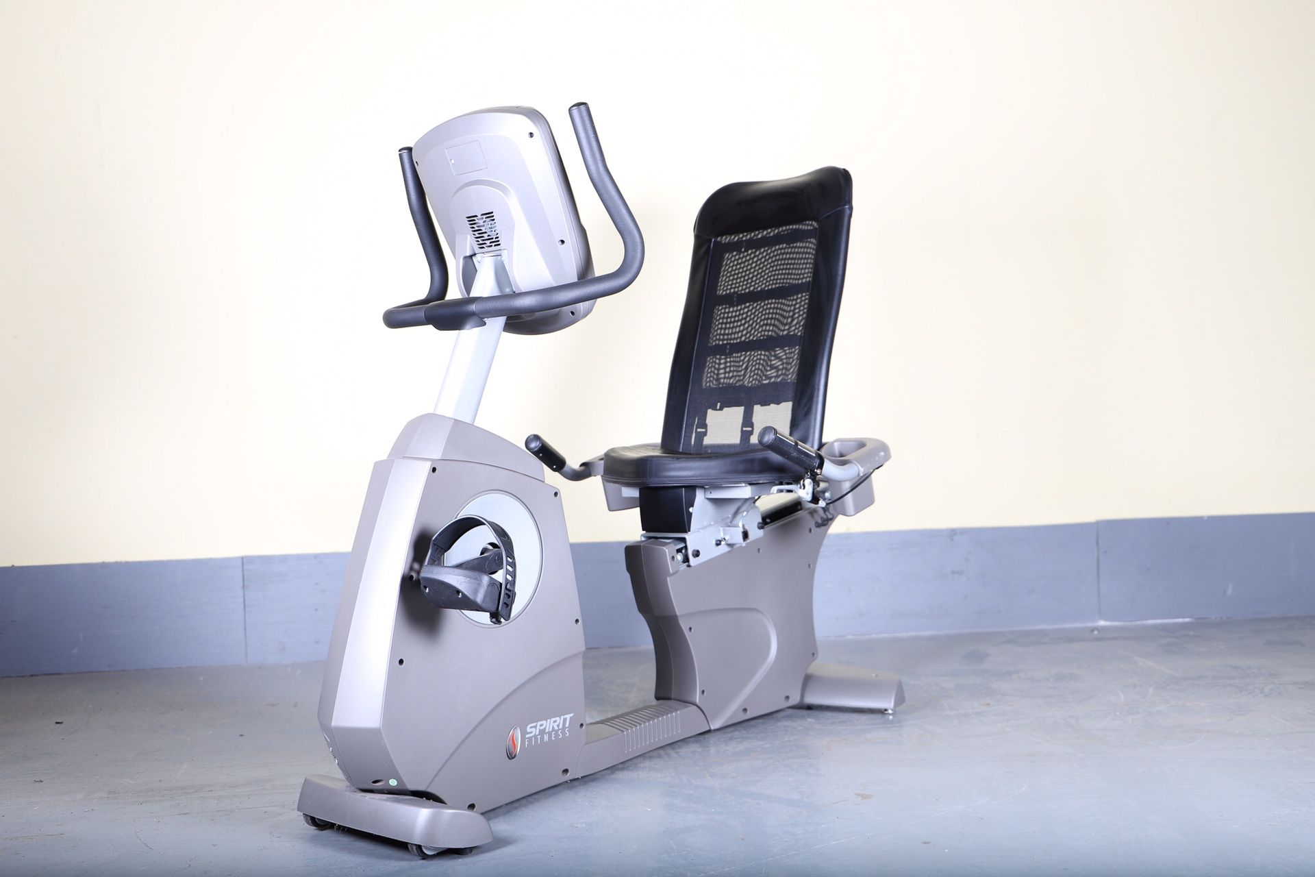 spirit xbr25 recumbent bike