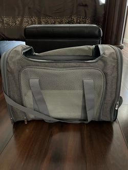 Dog carrier up to 25 pounds Dog carrier up to 25 pounds