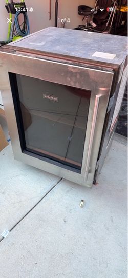 Mini refrigerator