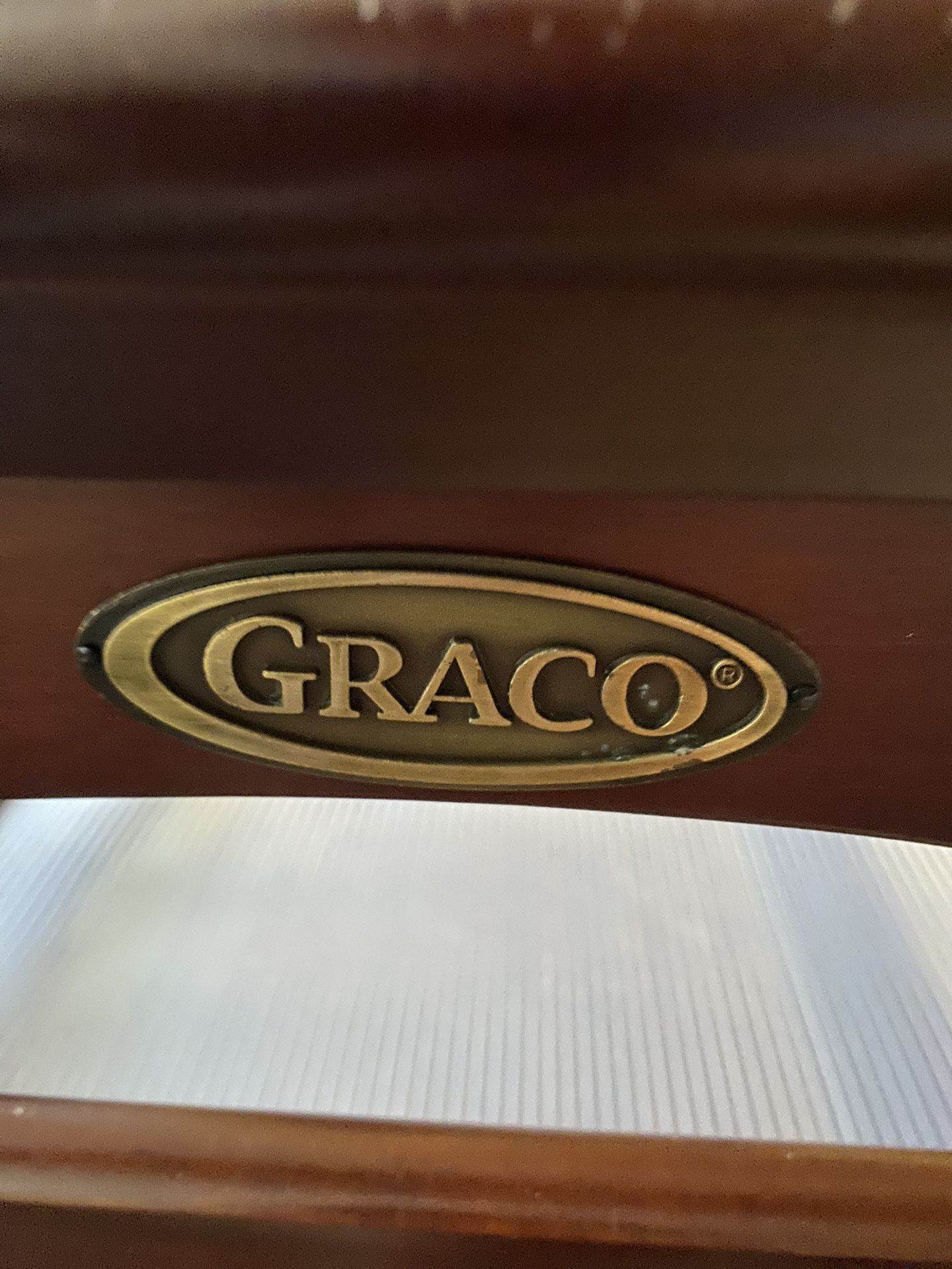 Graco changing table with Wheels