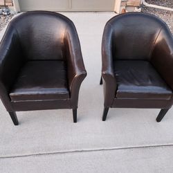 faux leather chair - 2 pcs
brown
28x27x31H"
seat height: 17H"
sturdy, comfortable
all for $30

P.S: some tear on the seat(see the pictures)