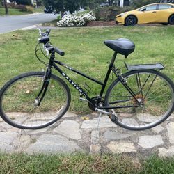 🚲 Raleigh 21-Speed Hybrid – Fast, Comfortable & Ready to Ride!