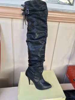 Boots size 6
