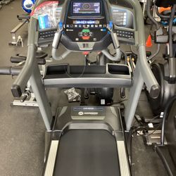 Horizon 7.4 AT Treadmill With ONLY 20 Run Hours