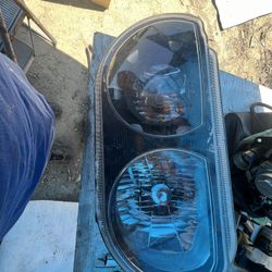 08-14dodge challenger front headlight left