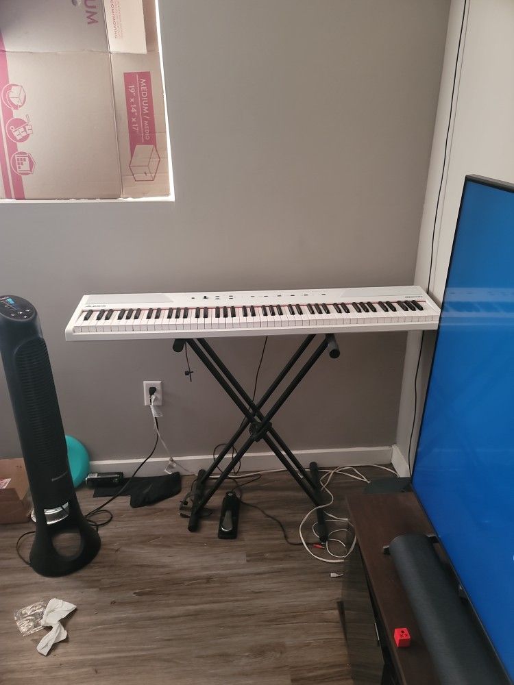 Alesis Recital Semiweighted 88 Keys Piano