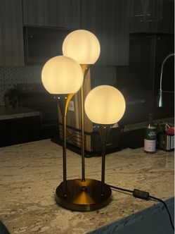 Like-New Safavieh 3-Globe Table Lamp