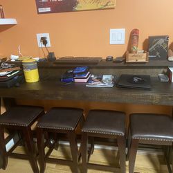 Table/bar With 4 Bar Stools