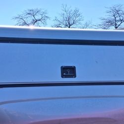 6.5 Ft Truck Top. Aluminum Truck Cap With Ladder Rack. Painted Silver.  