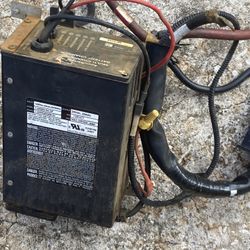 Industrial Battery Charger 1-2402-04-hf