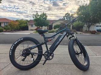 Eahora XT10 Ebike with Lock and Helmet