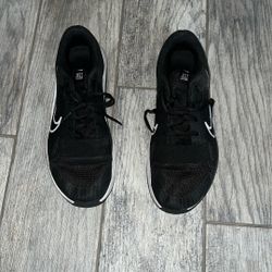 Women’s 9.5 Nikes 