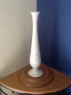Lenox (gold stamp) slim bud vase