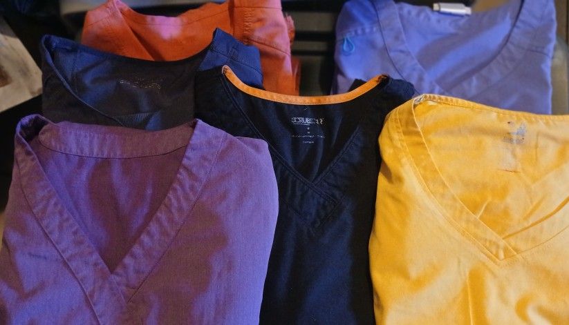 Lot Of 13pc Size Sm&MD Women's Scrubs