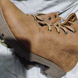 Women's Boots Size 11