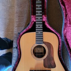 Washburn D-70SWN Golden Harvest  Deluxe Hand Crafted Guitar