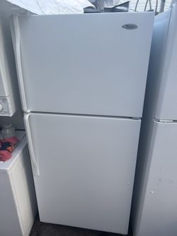 Whirlpool 18 Cu Ft Refrigerator And Freezer