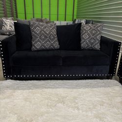 Nice Black 2pc Sofa Couch Set (DELIVERY AVAILABLE)