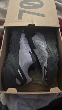 Yeezy 700 MNVN Geode
