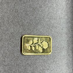 Gold Bar Pendant 
