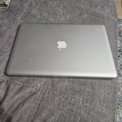 I7 MacBook Pro 15.4" 