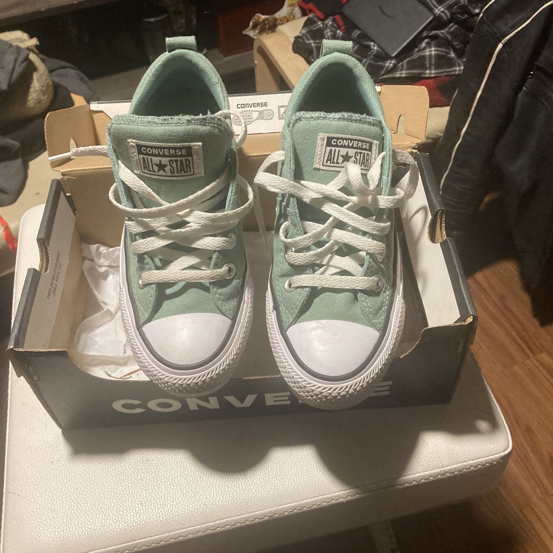 Converse size 6