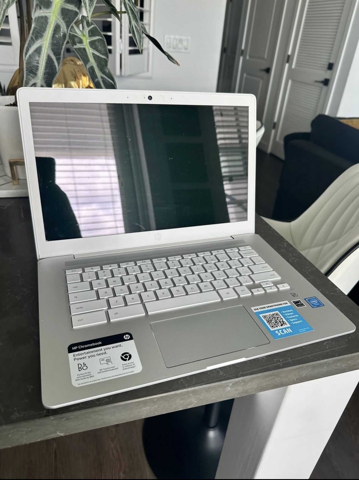 HP Chromebook 14-inch White Laptop