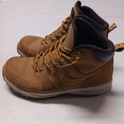 Nike Manoa Mens Boots Sz11   Tan 454350-700