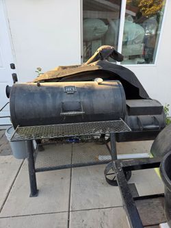 Oklahoma Joe's Smokers Charcoal Smoker and Grill  in Black