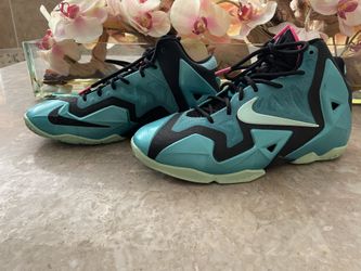 Nike Lebron XI South Beach Sneakers - women’s 7 / Men’s 5.5 / 5.5Y