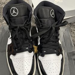 Men’s Jordan 1 Mid Size 10.5