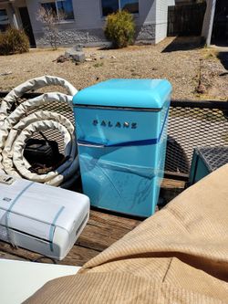 This is a Galanz Retro Compact Refrigerator, likely a 3.1 or 3.3 cu ft model.