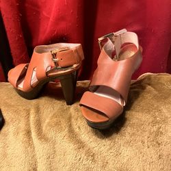 Micheal Kors; Size 8 Wms Heels