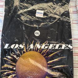 UNDEFEATED LAKERS TEE SIZE XXL $40