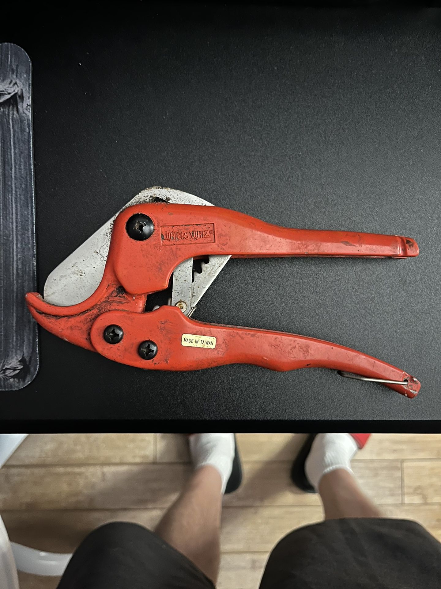 Water Whiz Ratcheting Pipe Cutter Cuts Pipe