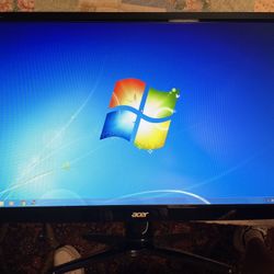 4 24 Inch Computer monitors All Great Condition