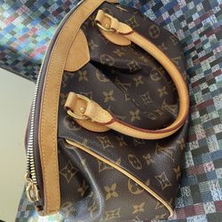 Louis Vuitton Bag $1400 Or Best Offer