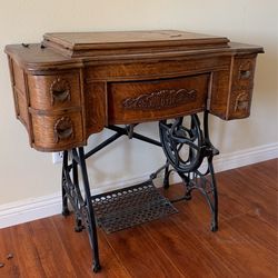 Sewing Machine Table (brand White)