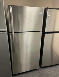 Frigidaire Top Mount Refrigerator Stainless Steel